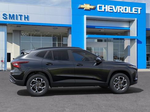 New 2025 Chevrolet Trax LT w/ Sunroof Package FWD image 29