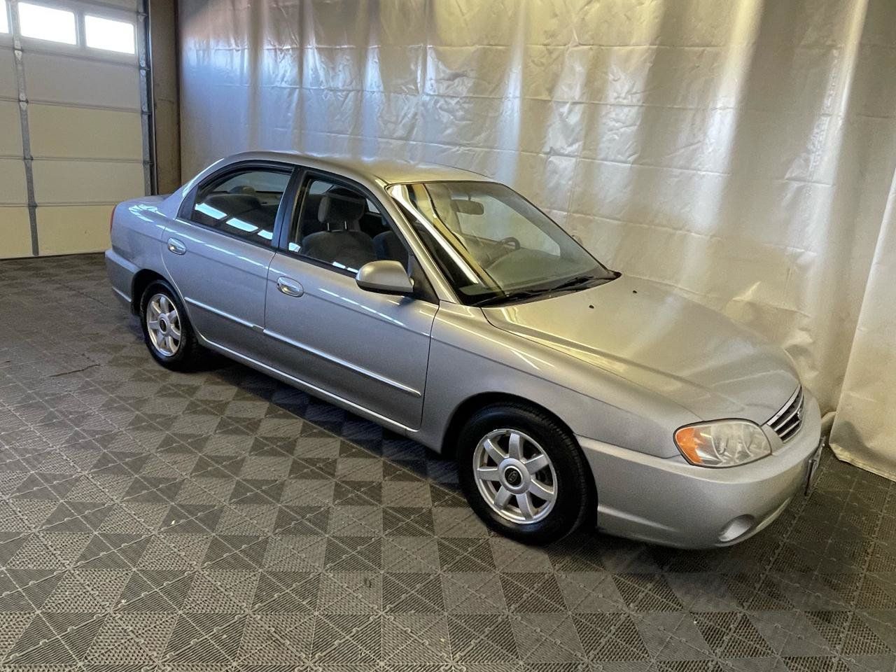 Used 2004 Kia Spectra Sedan FWD image 10