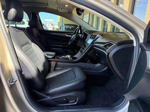 Used 2017 Ford Fusion Energi SE FWD image 24