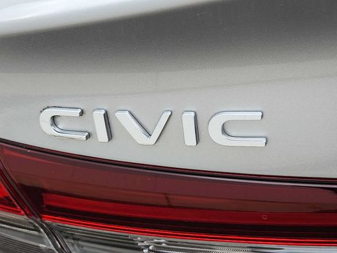 Used 2025 Honda Civic Sport image 29