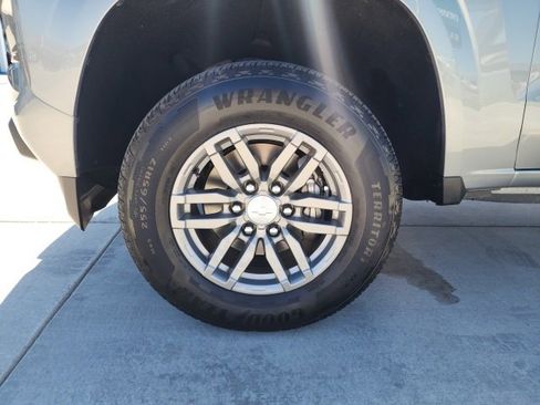 Used 2023 Chevrolet Colorado LT w/ LT Convenience Package image 16