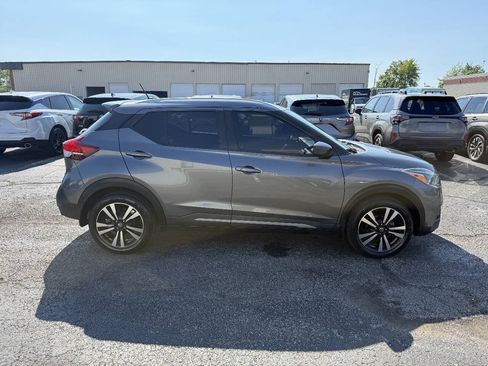 Used 2019 Nissan Kicks SR FWD image 4