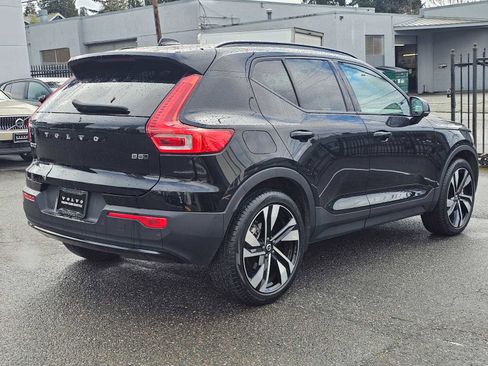 Certified 2024 Volvo XC40 B5 Plus w/ Climate Package image 3
