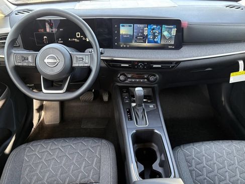 New 2026 Nissan Kicks SV w/ SV Premium Package FWD image 9