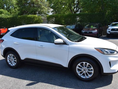 Used 2020 Ford Escape SE FWD image 39