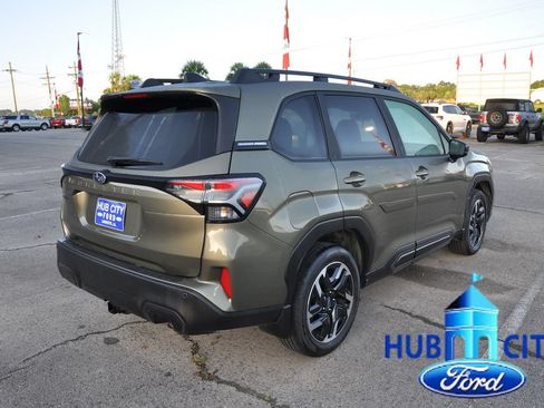 Used 2025 Subaru Forester Limited AWD/4WD image 4