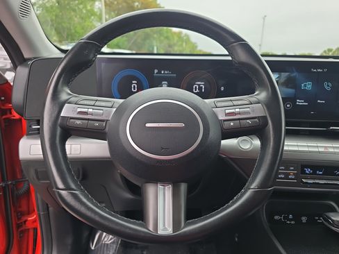 Used 2025 Hyundai Kona SEL image 27