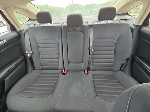 Used 2020 Ford Fusion SE image 20