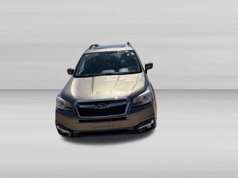 Used 2018 Subaru Forester 2.5i Touring w/ Popular Package #3B AWD/4WD image 8