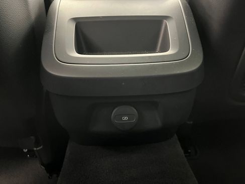 Used 2025 Volvo V60 B5 Cross Country Plus image 25