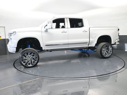 Used 2022 Chevrolet Silverado 1500 High Country image 2