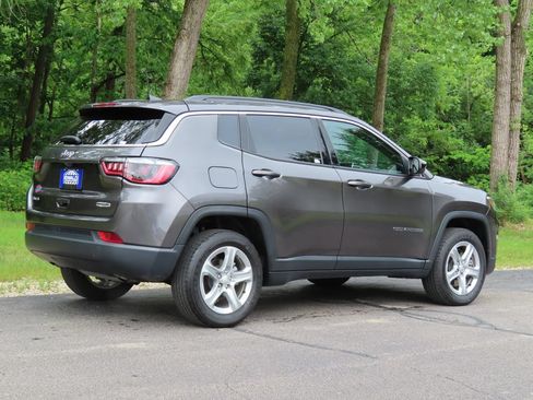 Certified 2023 Jeep Compass Latitude AWD/4WD image 3