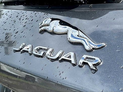 Used 2019 Jaguar F-PACE Premium image 59