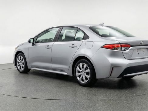 Used 2025 Toyota Corolla LE FWD image 6