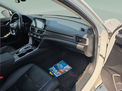 Used 2020 Honda Accord Touring image 26