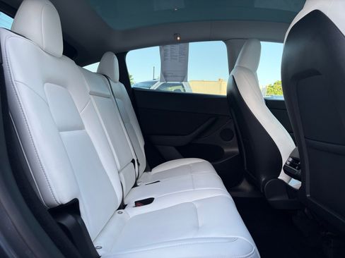 Used 2023 Tesla Model Y Long Range AWD/4WD image 27