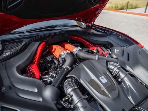 Used 2019 Ferrari Portofino image 28