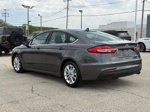 Used 2019 Ford Fusion SE FWD image 8