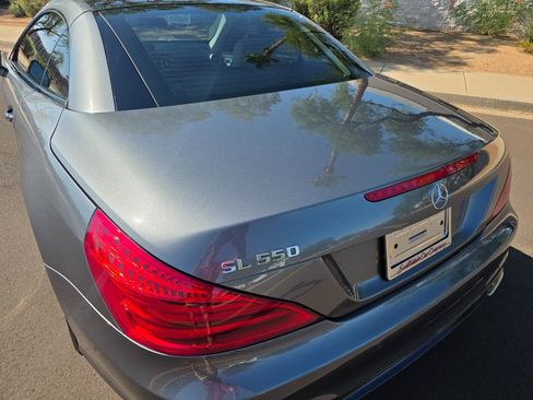 Used 2018 Mercedes-Benz SL 550 image 18