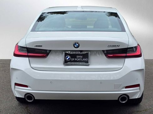 Used 2025 BMW 330i xDrive Sedan w/ M Sport Package image 4