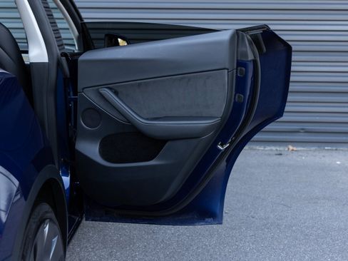 Used 2023 Tesla Model Y Performance image 26