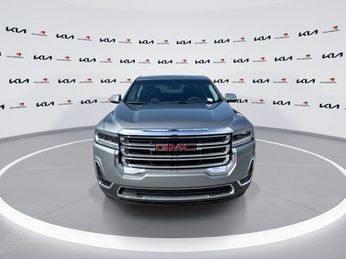 Used 2023 GMC Acadia SLE FWD image 3