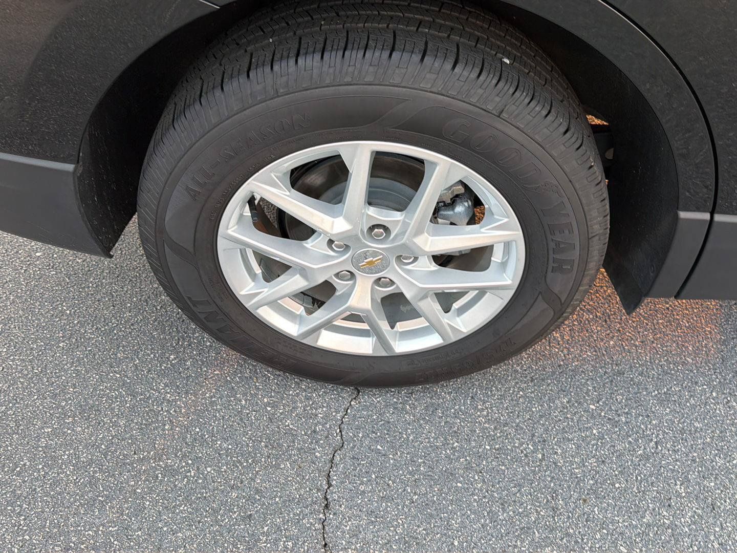 Used 2024 Chevrolet Equinox LT FWD image 36