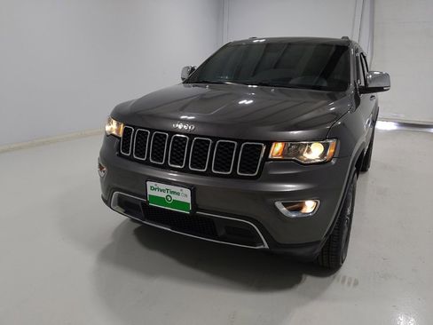 Used 2018 Jeep Grand Cherokee Limited image 15