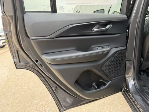 New 2026 Jeep Grand Cherokee Laredo X RWD image 17