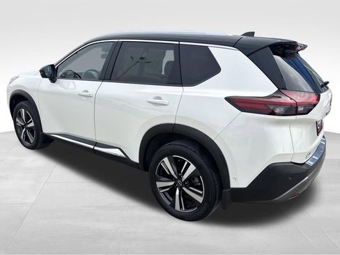 Used 2023 Nissan Rogue SL w/ SL Premium Package image 3