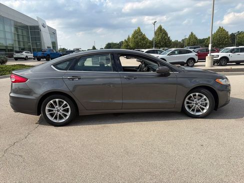 Used 2020 Ford Fusion SE FWD image 8