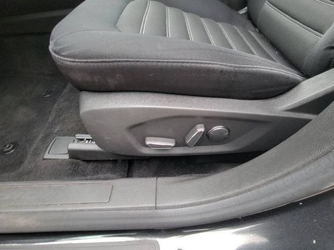 Used 2015 Ford Fusion SE FWD image 19