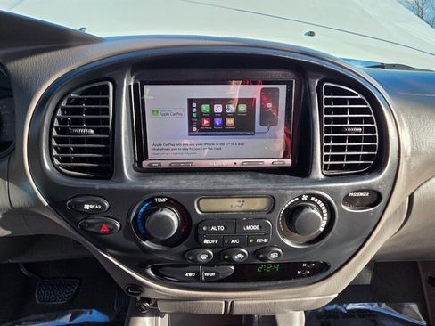 Used 2001 Toyota Sequoia SR5 image 39