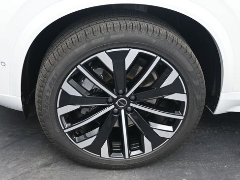 New 2026 Volvo XC90 B6 Ultra w/ Protection Package AWD/4WD image 4