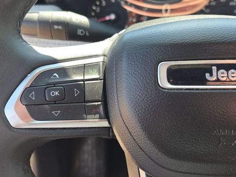 Used 2023 Jeep Compass Latitude AWD/4WD image 17
