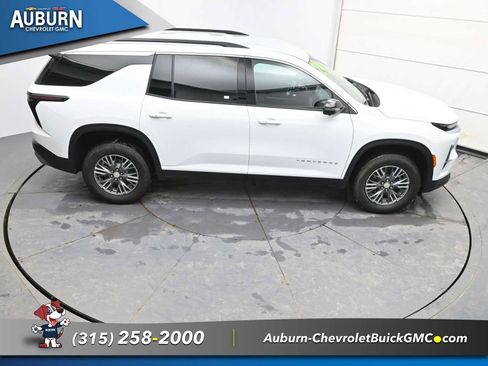 Used 2024 Chevrolet Traverse LT w/ Trailering Package image 31