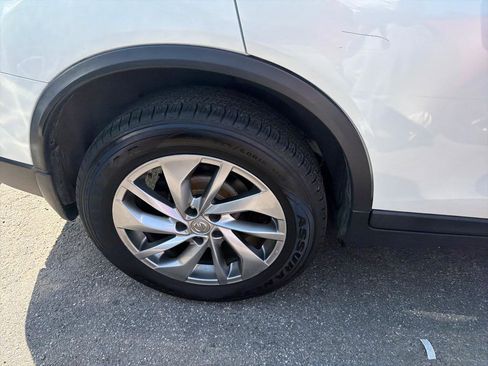 Used 2015 Nissan Rogue SL w/ SL Premium Package image 5