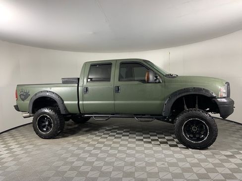 Used 2005 Ford F250 Lariat image 2