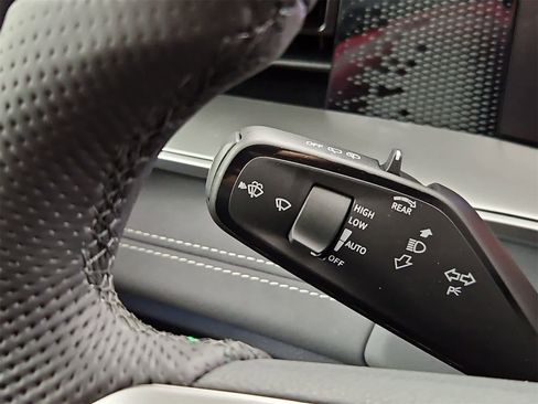 New 2026 Volkswagen Tiguan SE R-Line image 27