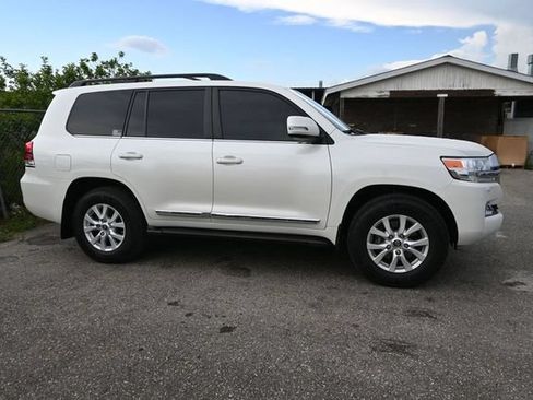 Used 2018 Toyota Land Cruiser AWD/4WD image 18