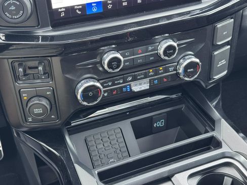New 2026 Ford F250 Lariat w/ Black Appearance Package AWD/4WD image 25