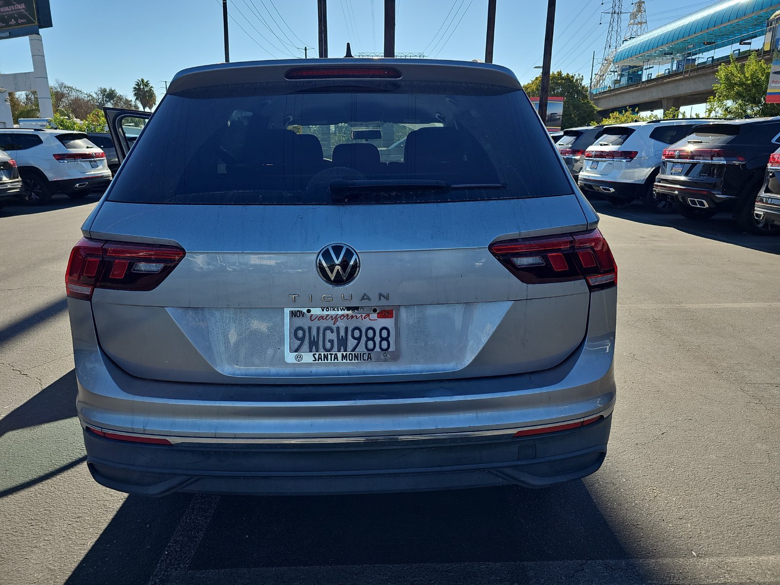 Used 2022 Volkswagen Tiguan S FWD image 11