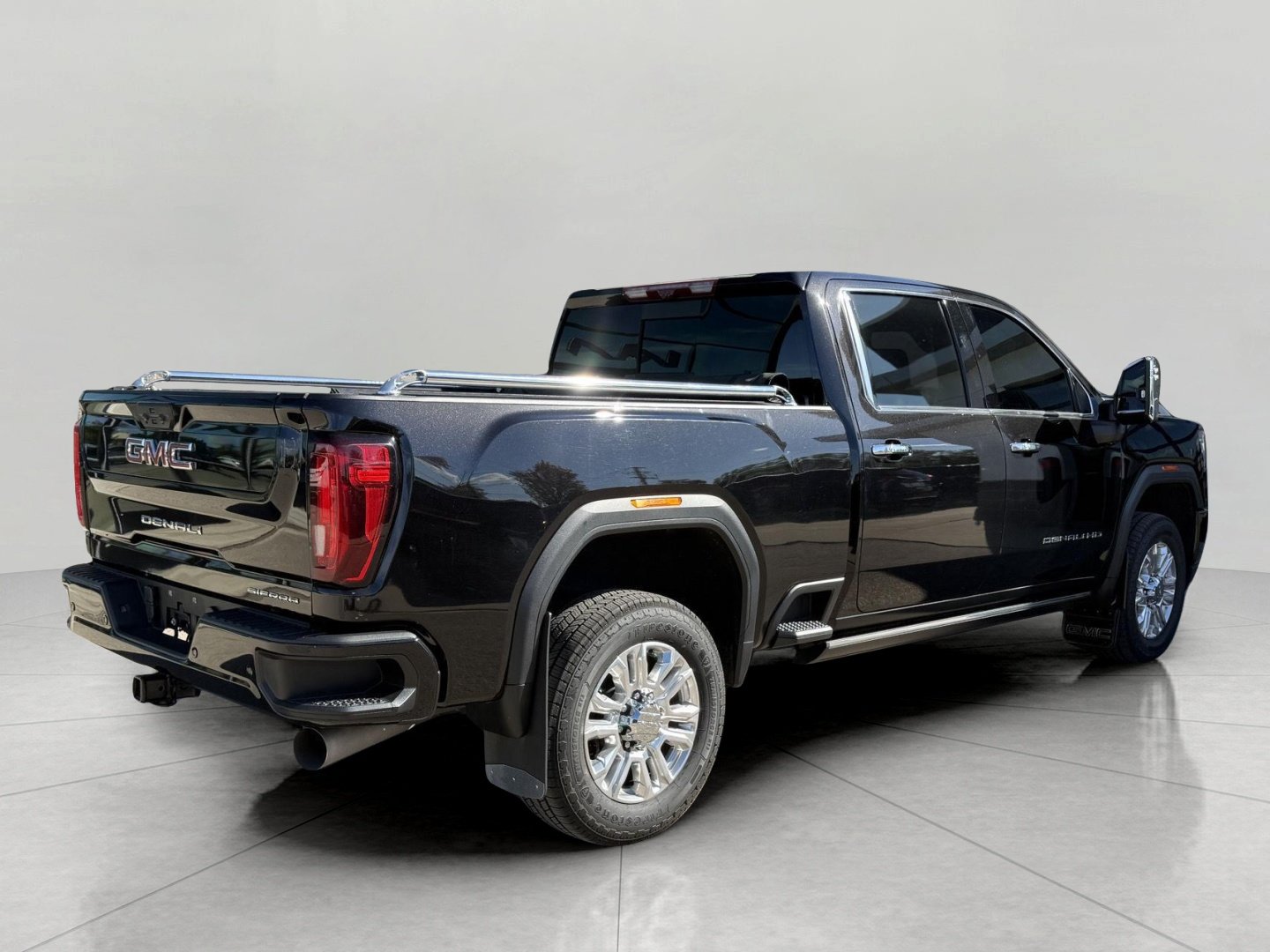 Used 2023 GMC Sierra 3500 Denali w/ Denali Black Diamond Edition AWD/4WD image 12