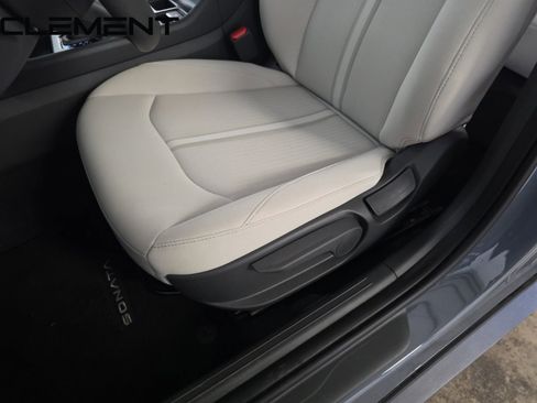 Certified 2025 Hyundai Sonata SE image 28