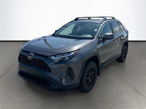 Used 2025 Toyota RAV4 XLE w/ Convenience Package FWD image 3