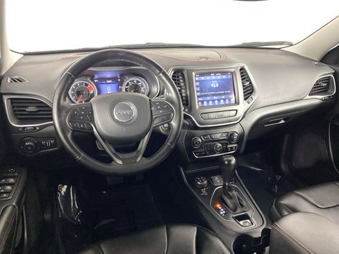 Used 2021 Jeep Cherokee Trailhawk image 19
