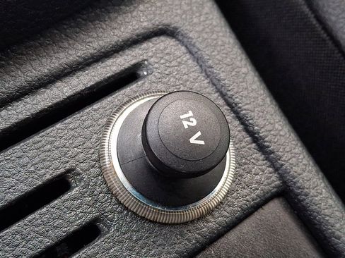 Used 2016 Volkswagen Golf SE image 24