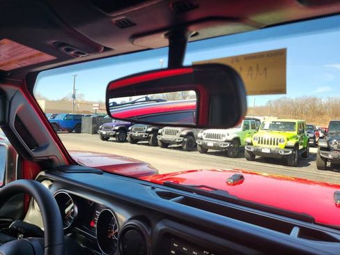 Used 2023 Jeep Wrangler Sport AWD/4WD image 9
