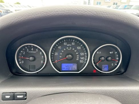 Used 2010 Hyundai Veracruz Limited w/ Rear Seat Entertainment Pkg 4 FWD image 12