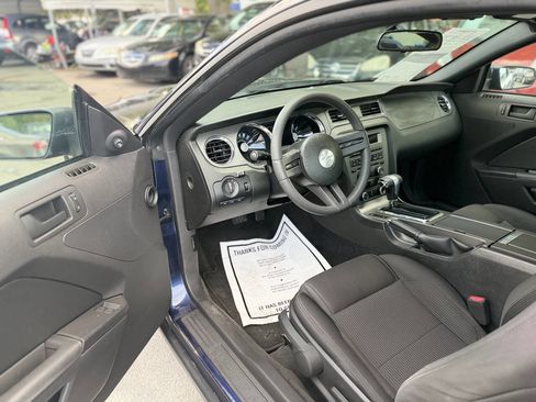 Used 2011 Ford Mustang Coupe w/ 101A Rapid Spec Order Code RWD image 10